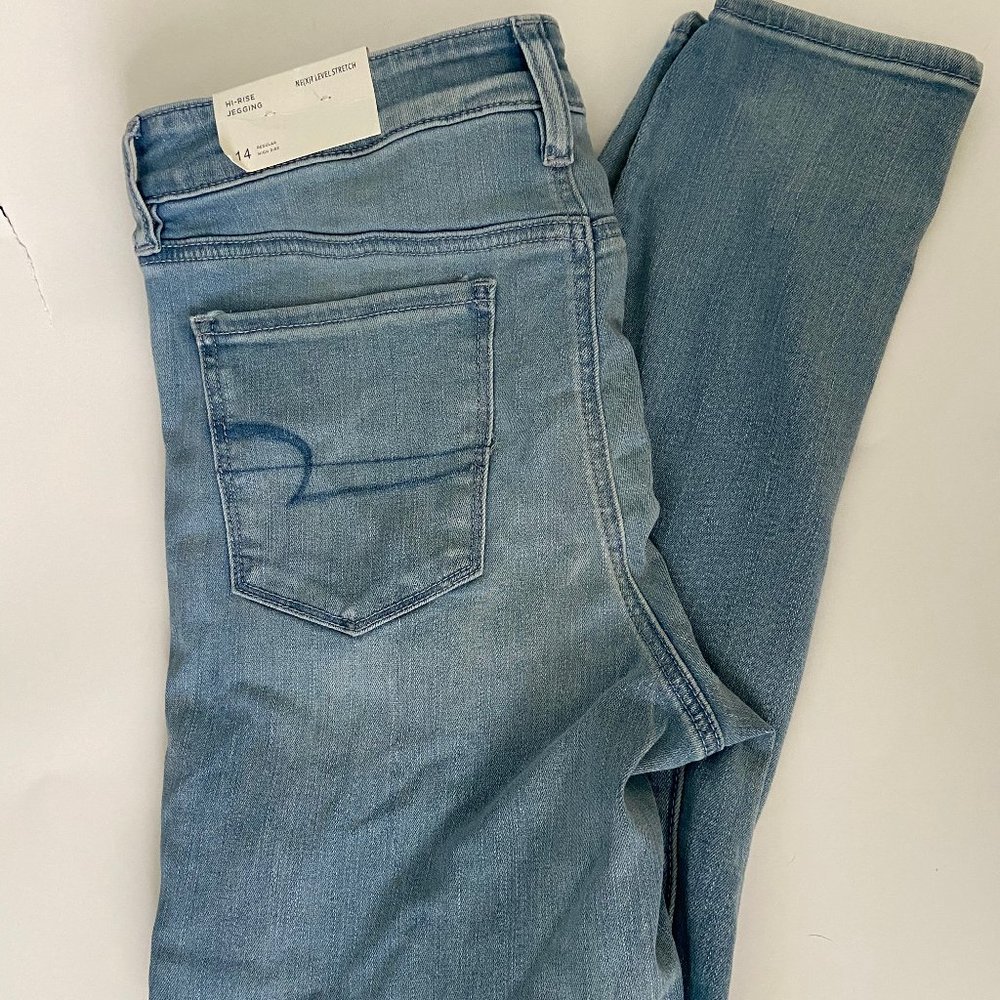 NWT AEO Light wash Skinny Jeans